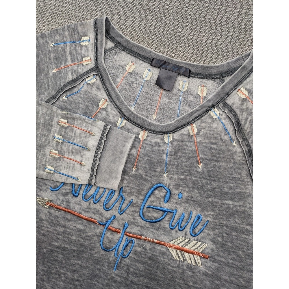 Cowgirl Tuff Co. Shirt Womens XXL Gray Arrow Never Give Up Embroidered Top